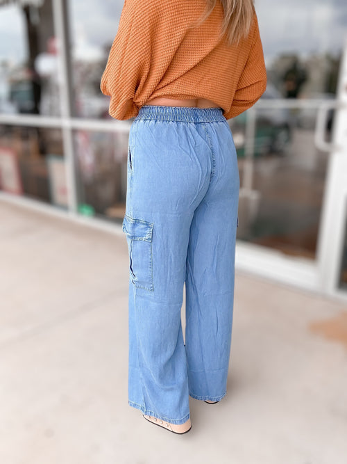 Cargo Pocket Wide Leg Jeans